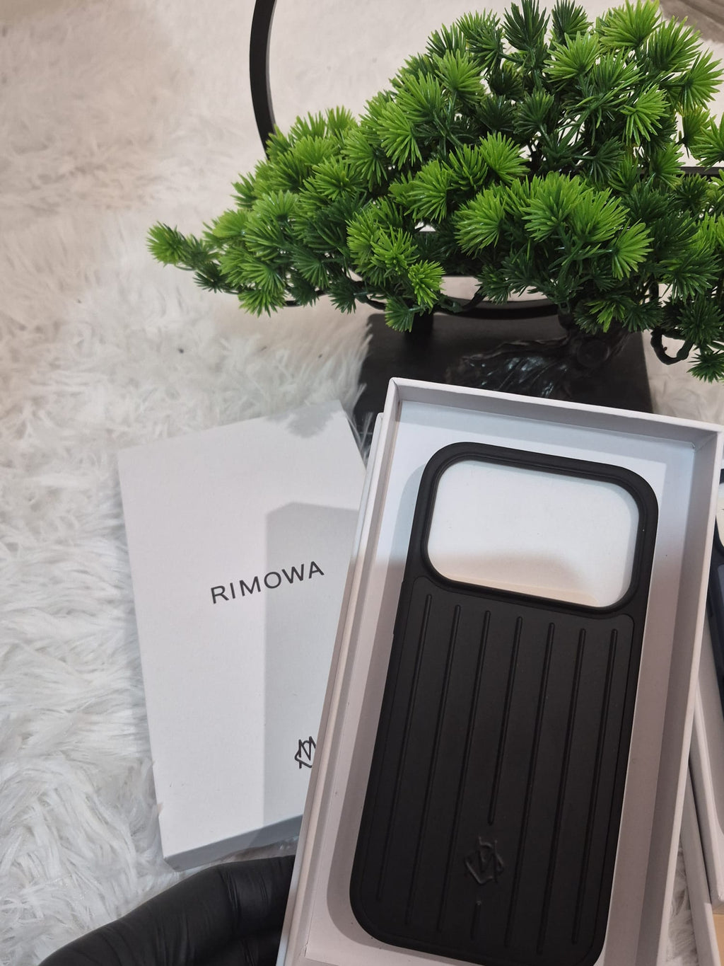 New Striped and Electroplated Aluminium Alloy Magnetic Shockproof Phone Case