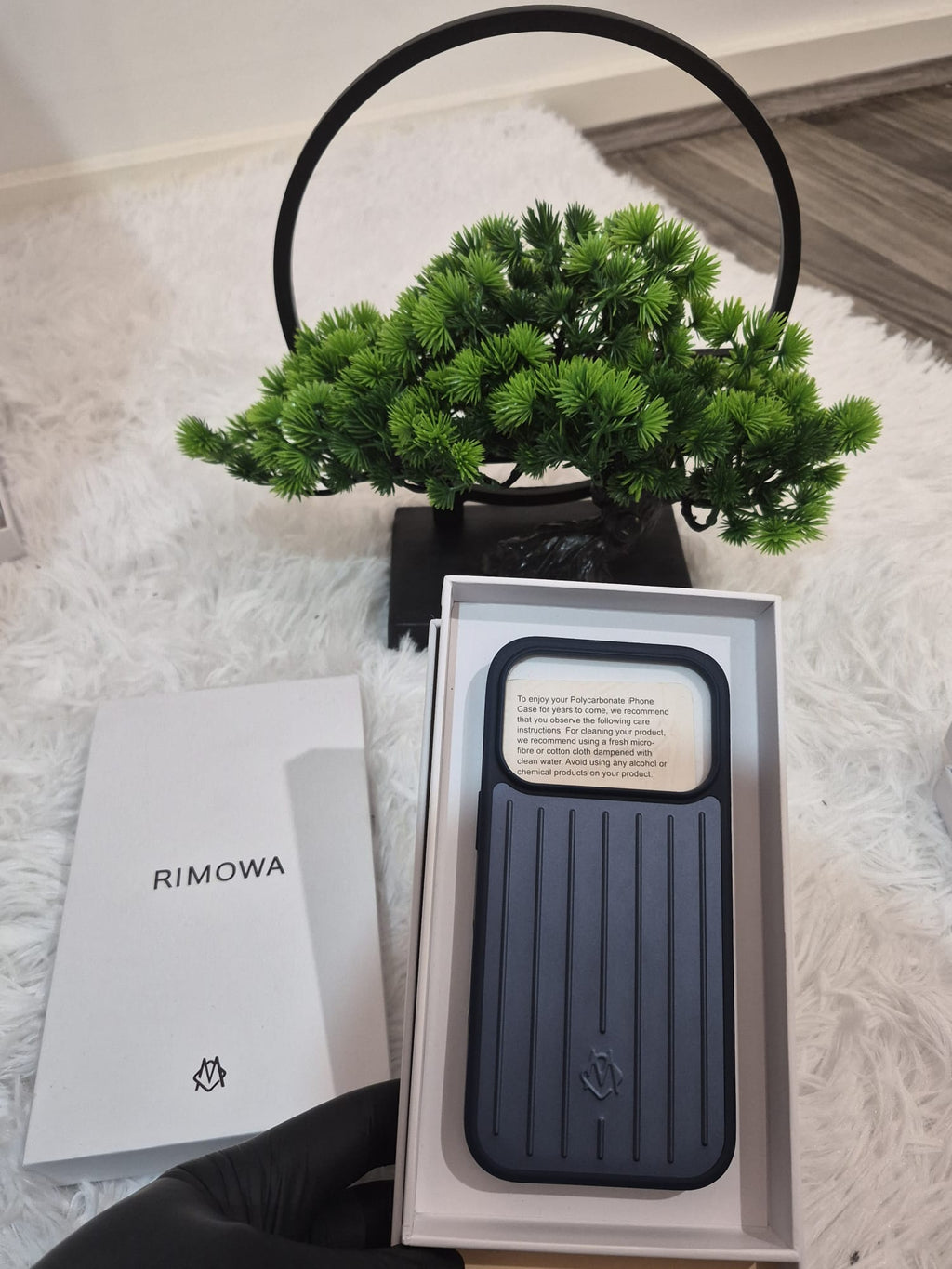 New Striped and Electroplated Aluminium Alloy Magnetic Shockproof Phone Case