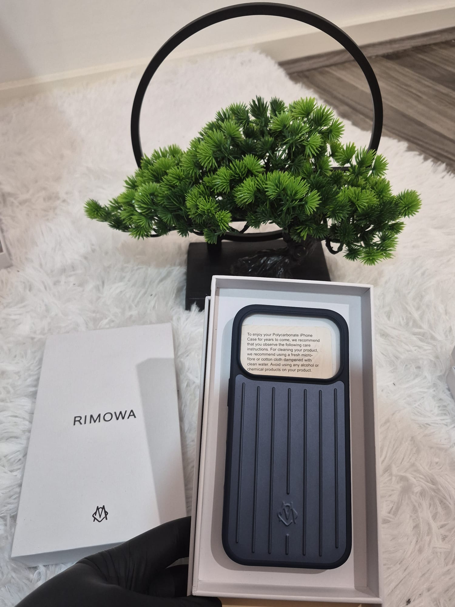 New Striped and Electroplated Aluminium Alloy Magnetic Shockproof Phone Case